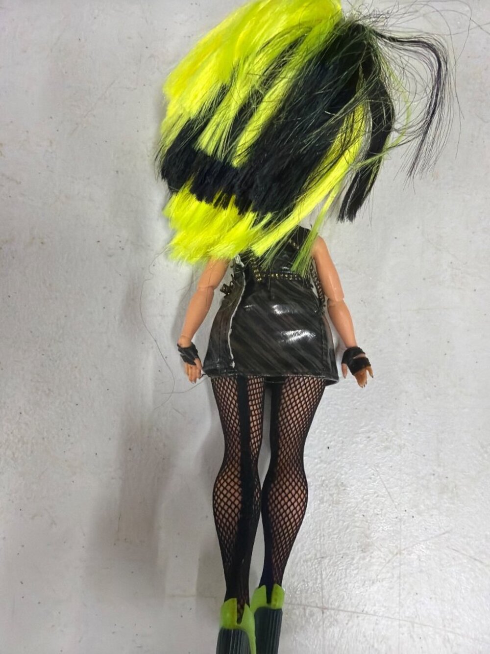 LOL Surprise Dolls Neon-Themed With Accessories - Set Of 2 - Picture 4 of 11